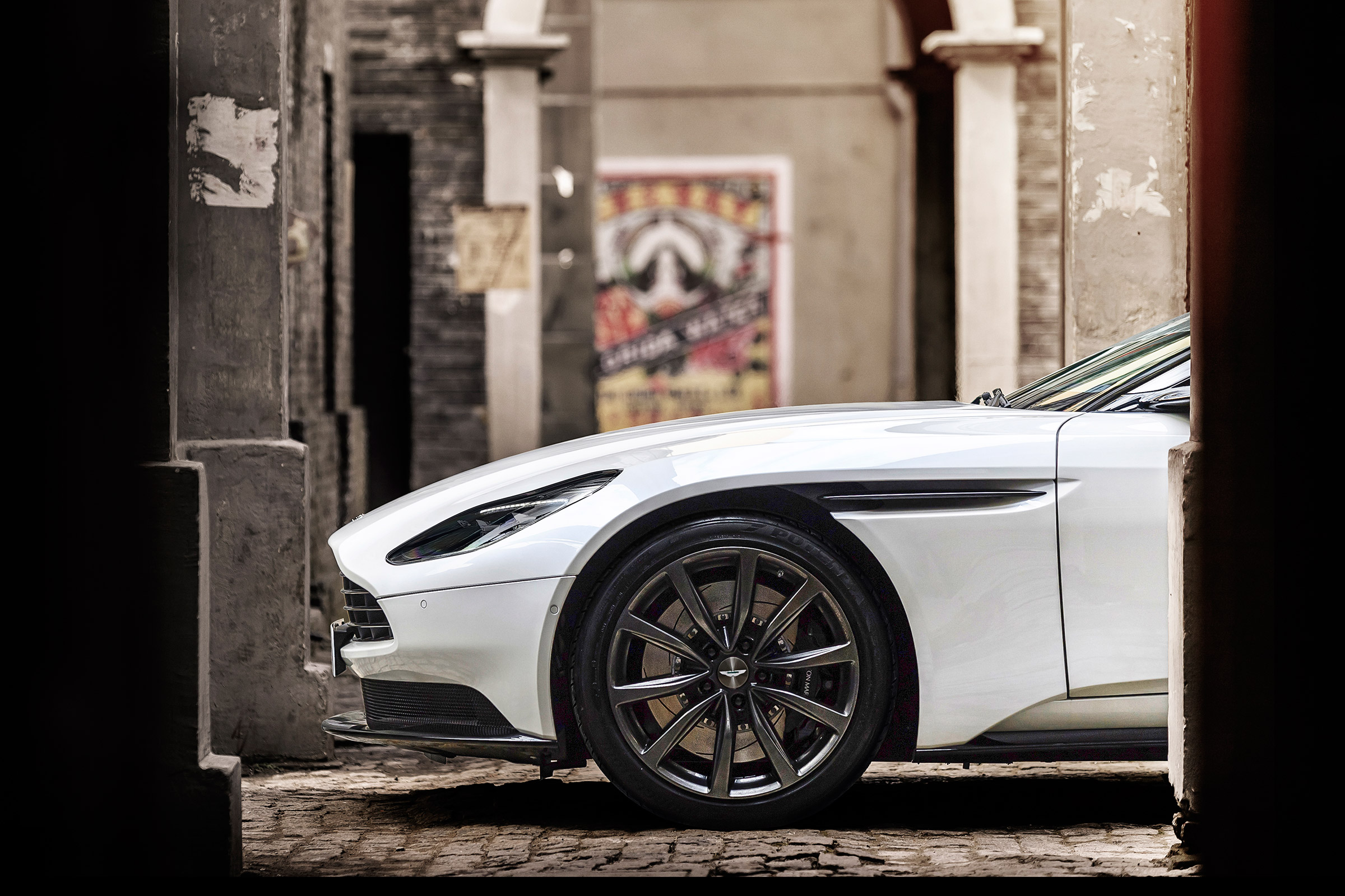 Aston Martin DB11 V8 - front beauty