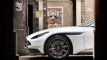 Aston Martin DB11 V8 - front beauty