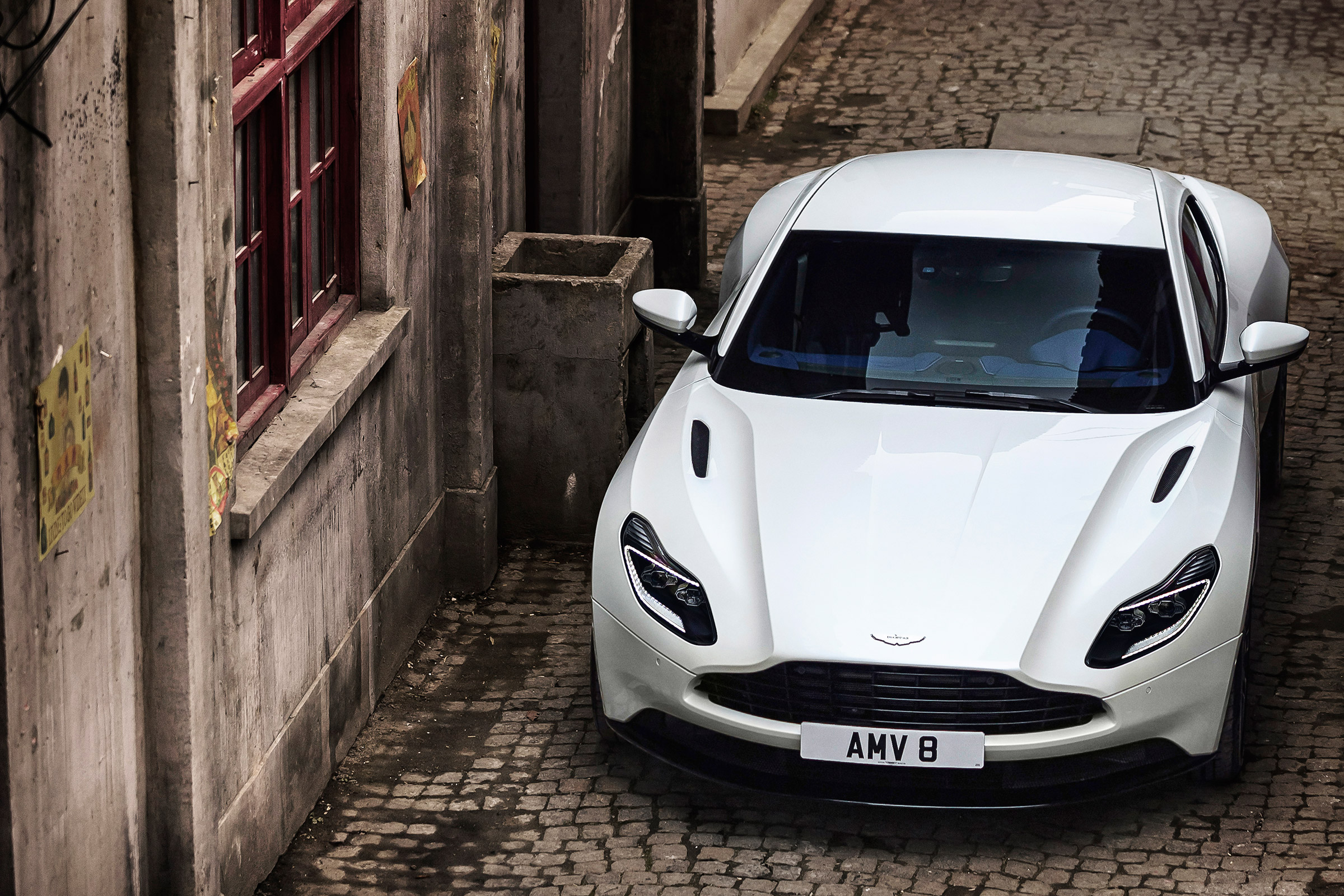 Aston Martin DB11 V8 - front lifted