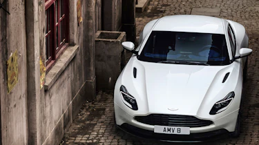 Aston Martin DB11 V8 - front lifted