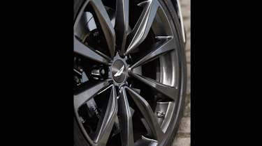Aston Martin DB11 V8 - wheels
