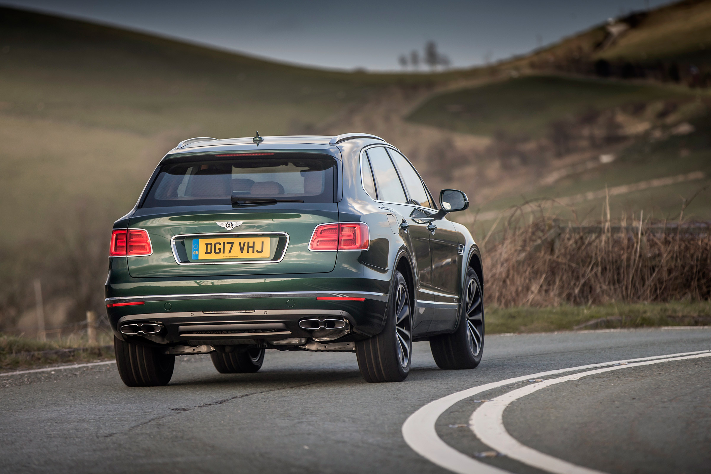 Bentley Bentayga Diesel - rear tracking