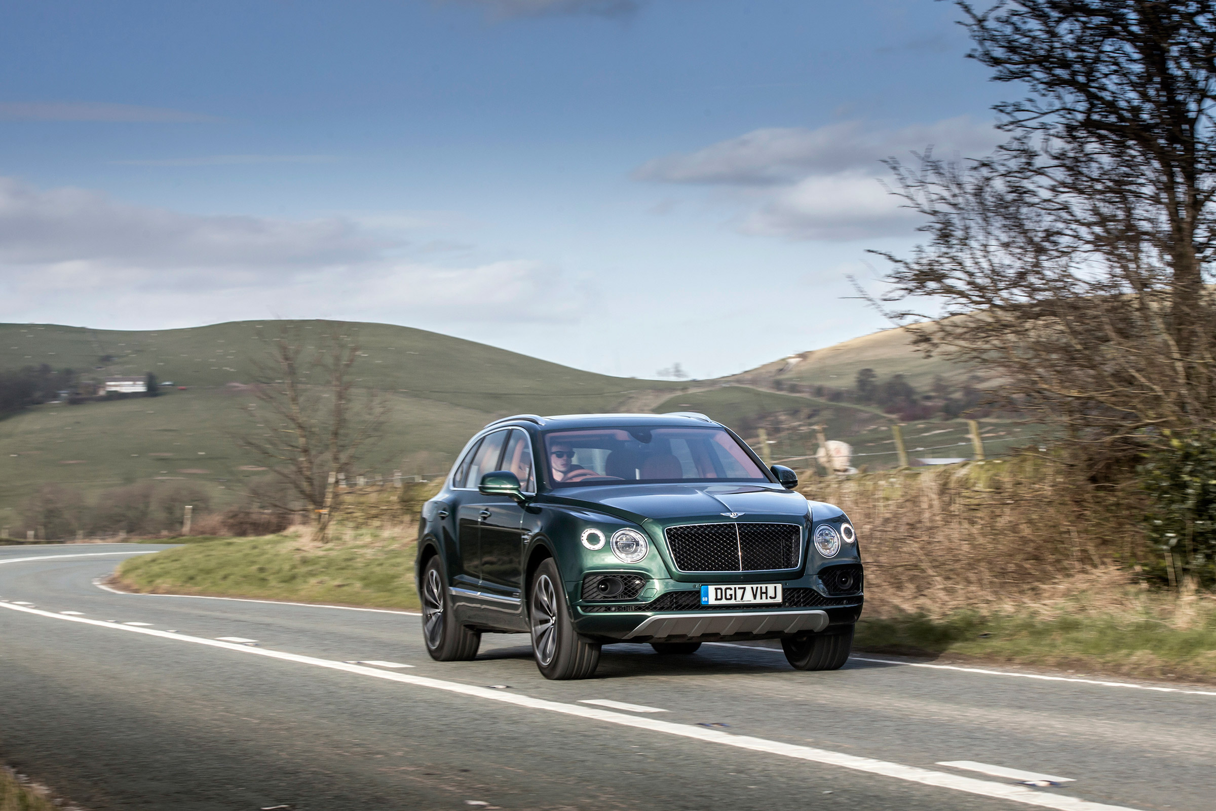 Bentley Bentayga Diesel - front tracking