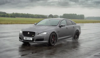 Jaguar XJR575 action