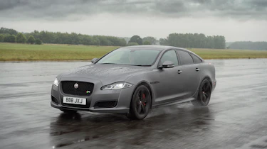 Jaguar XJR575 action