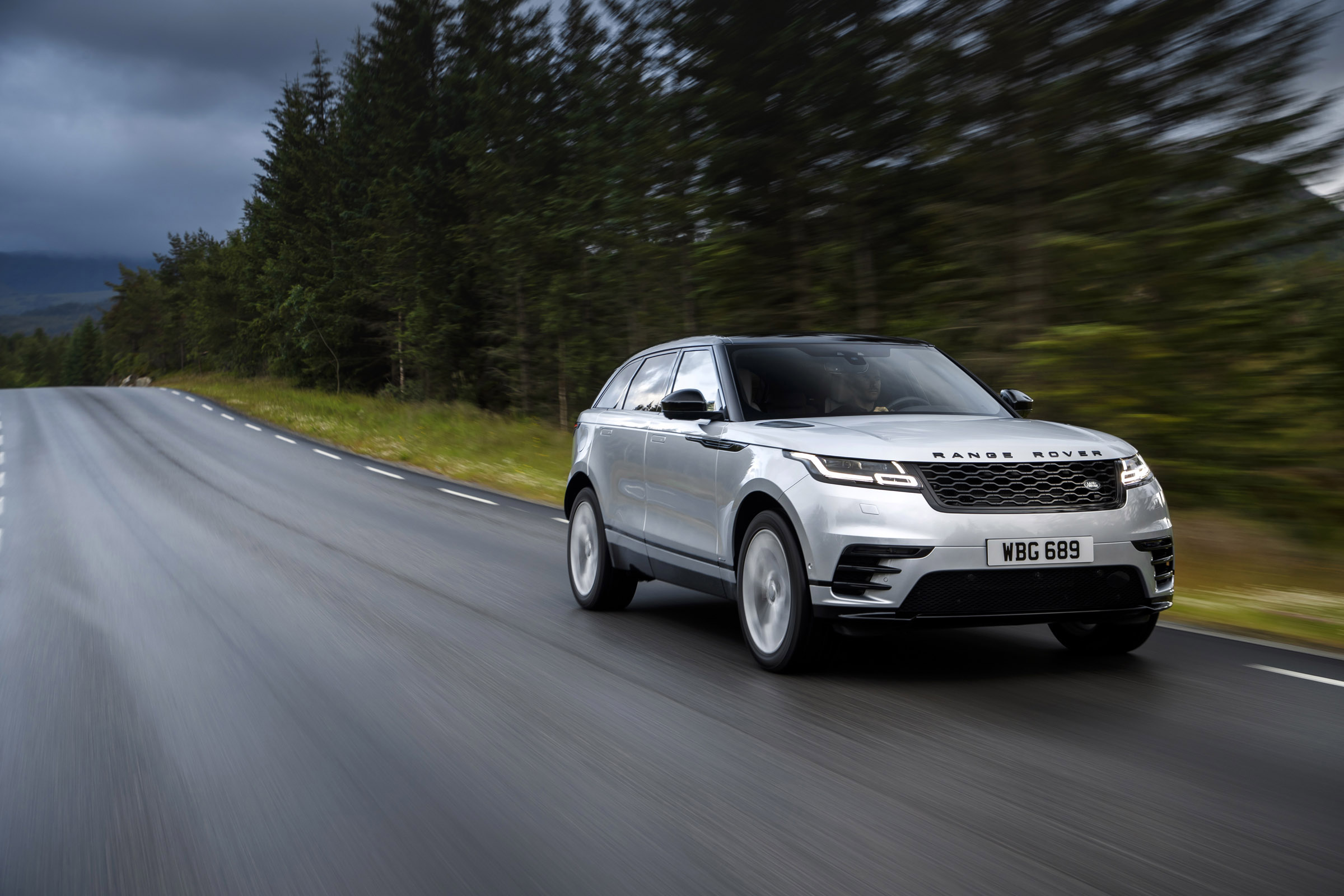 Range Rover Velar action