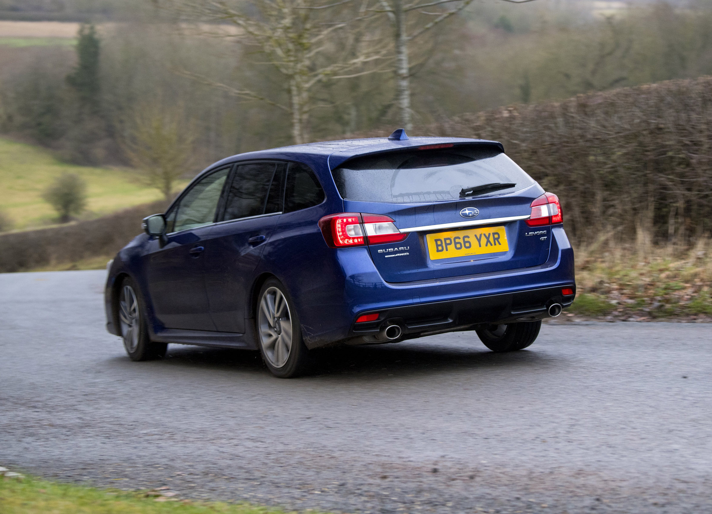 Subaru Levorg action