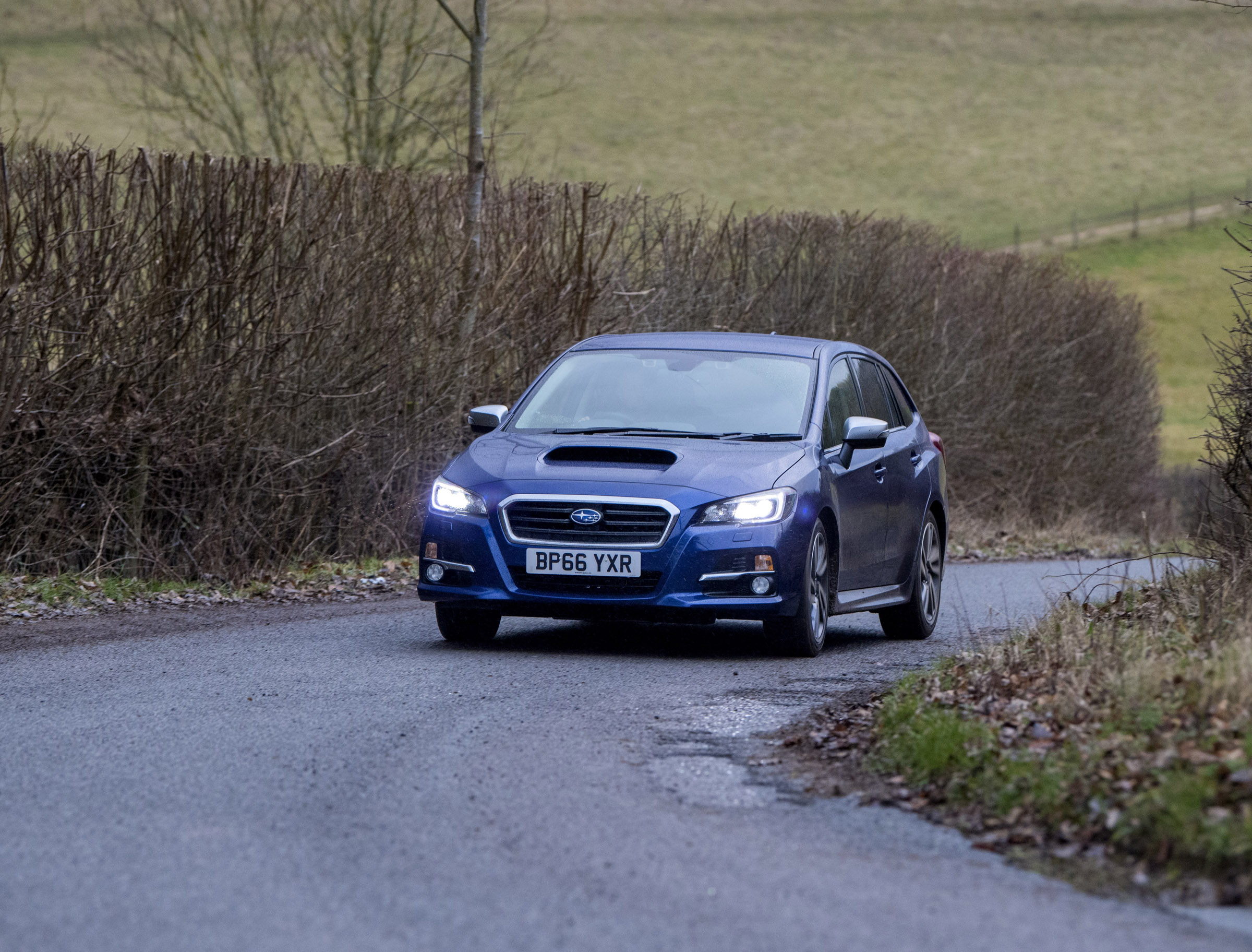 Subaru Levorg action