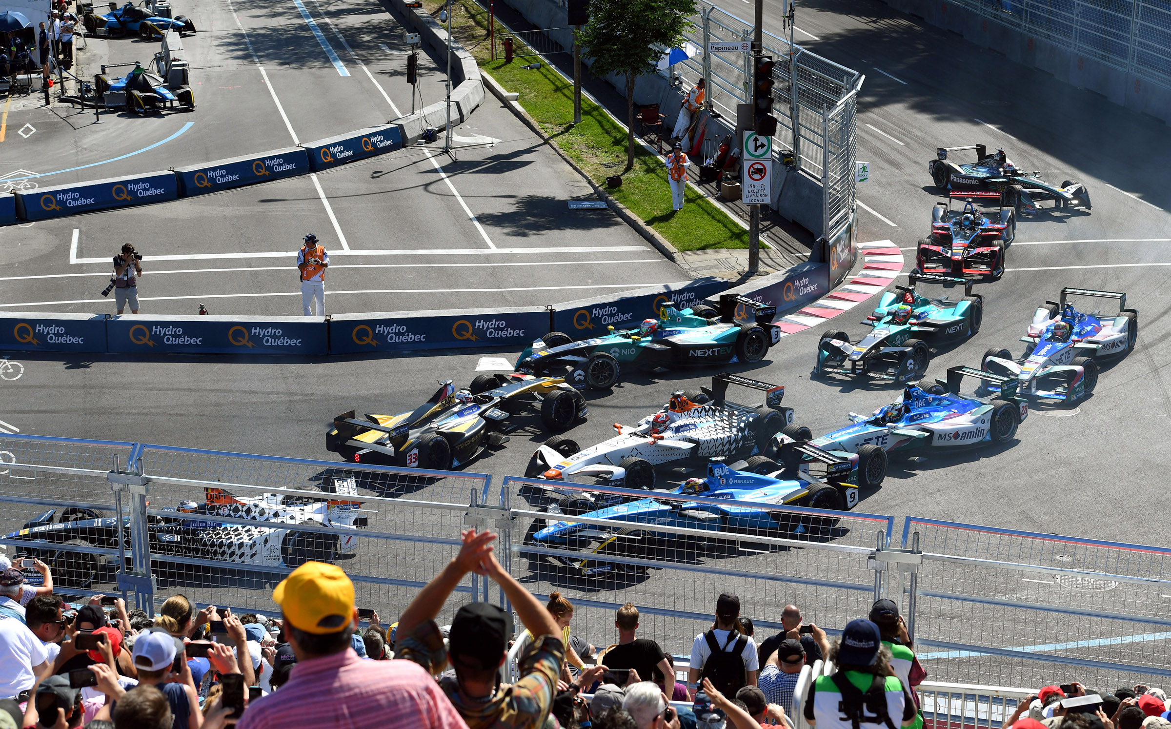 Sebastien Buemi gets held up in the melee at the first corner