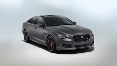 Jaguar XJR575 studio
