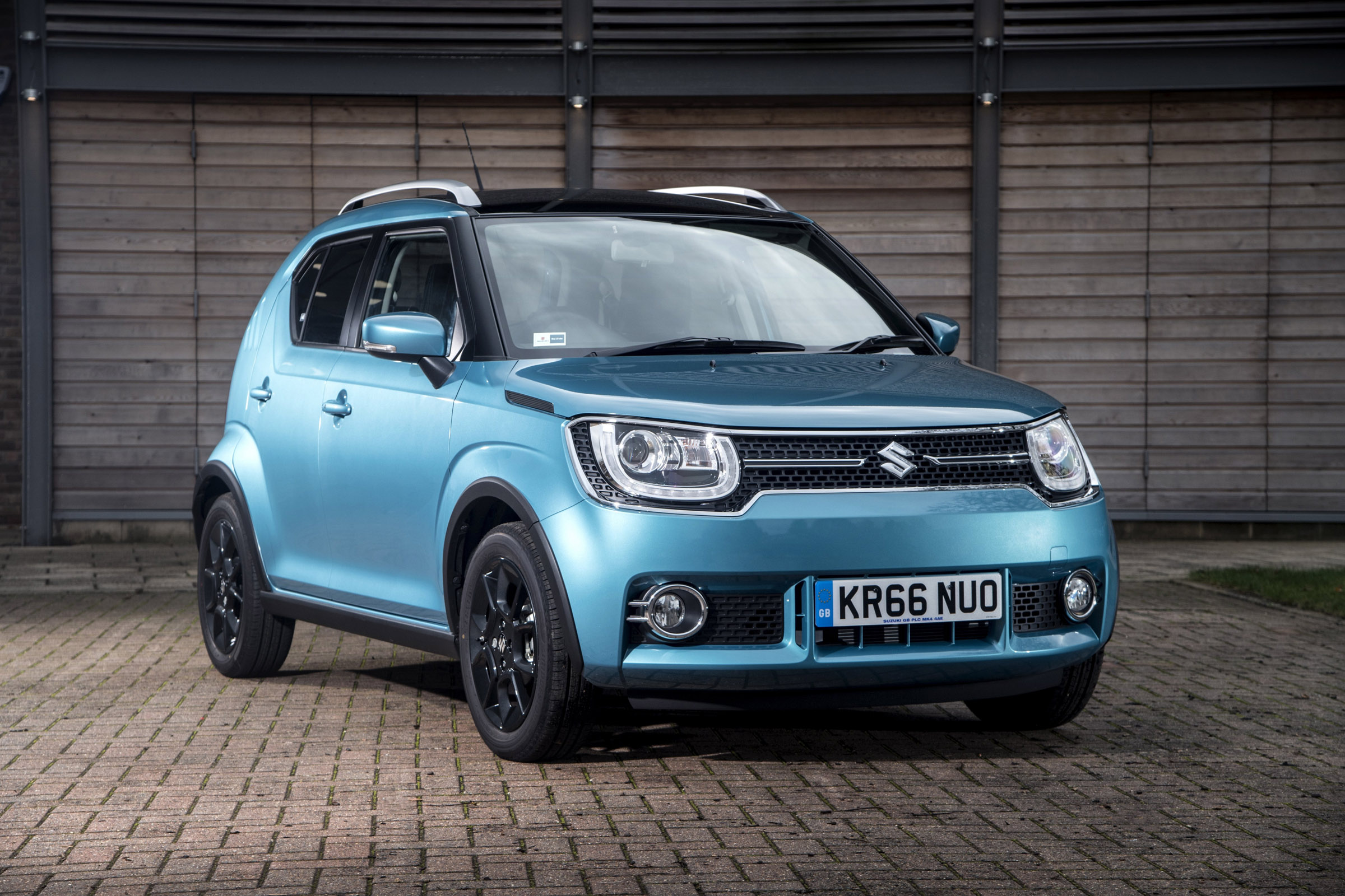 Suzuki Ignis front three quarters static