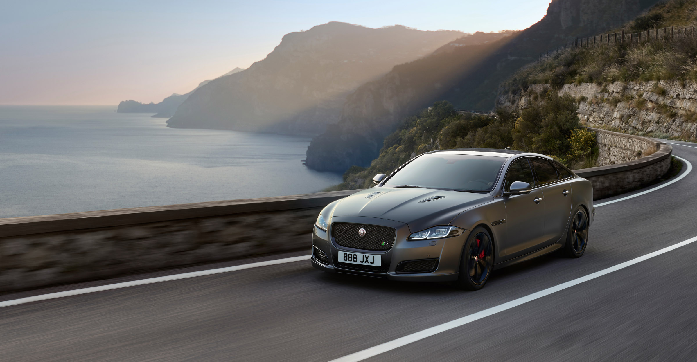 Jaguar XJR575 scenic