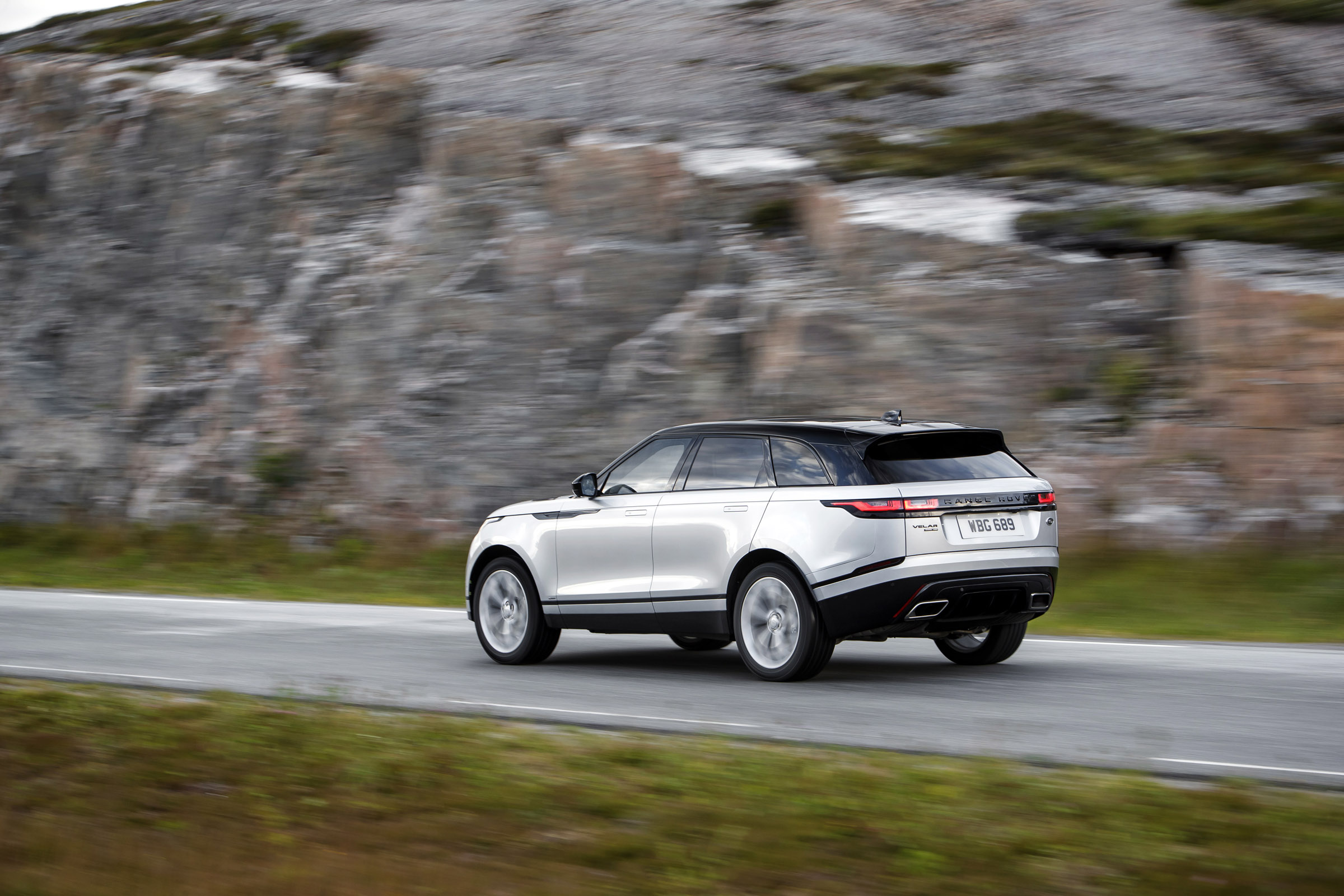 Range Rover Velar action