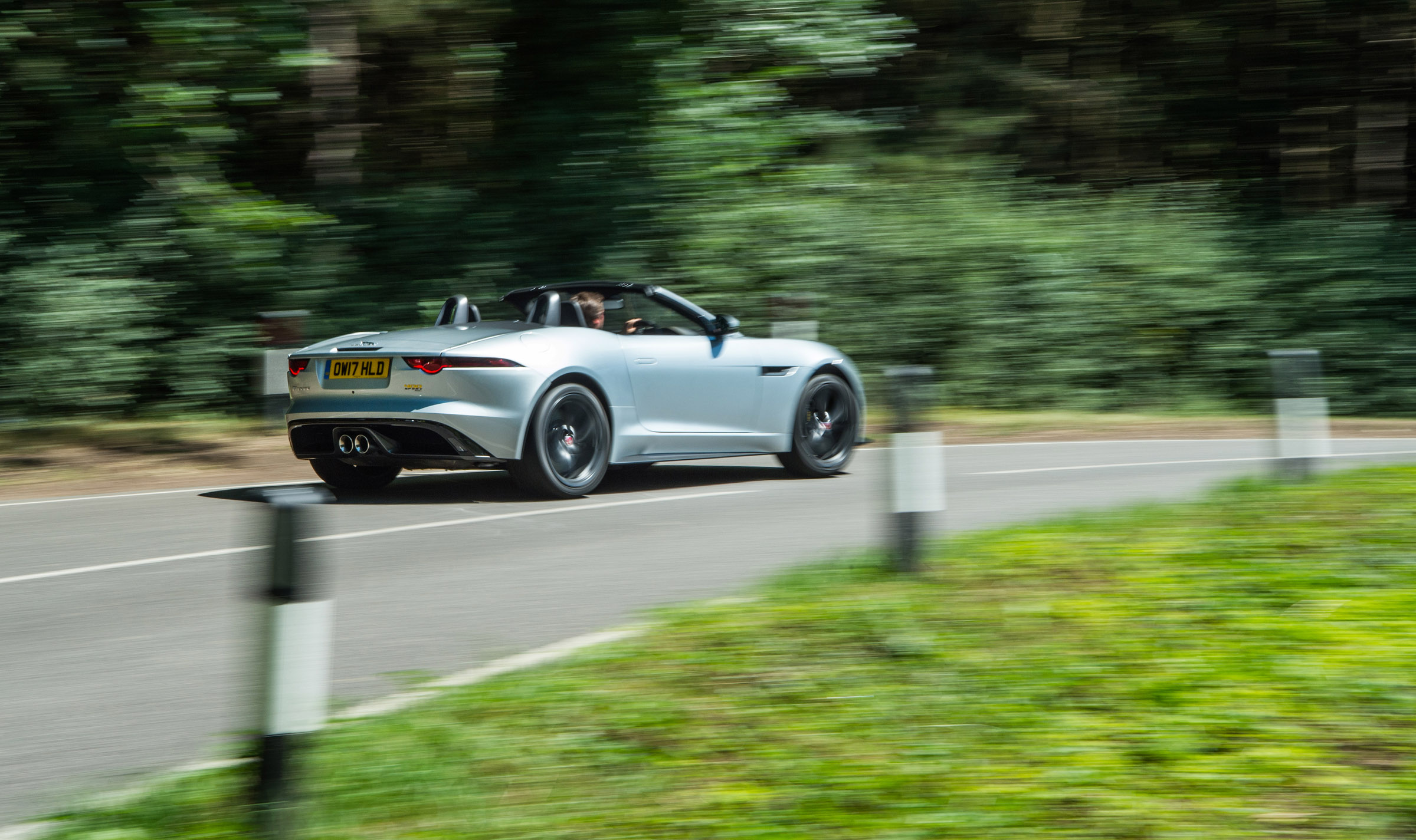 Used Jaguar F-Type P400 – action