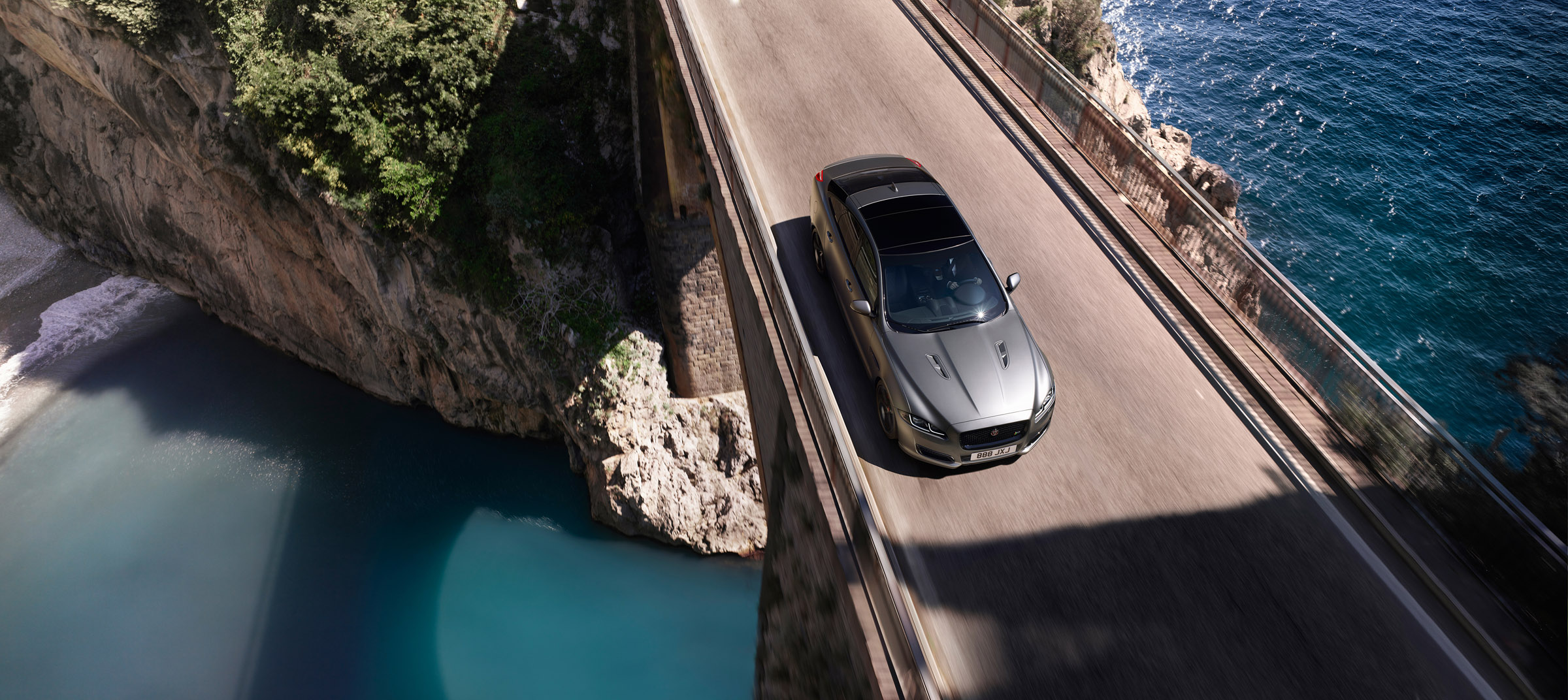 Jaguar XJR575 scenic