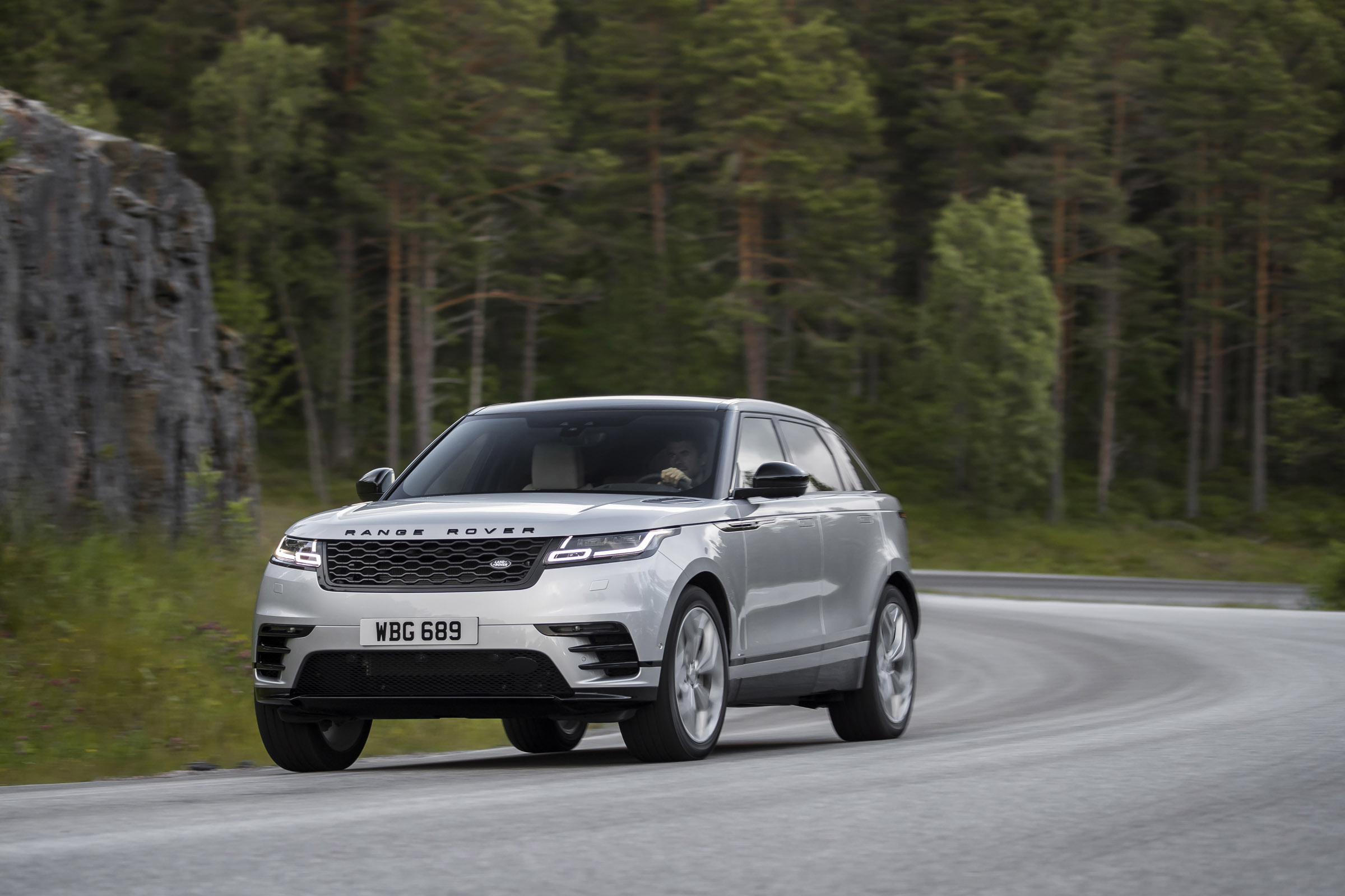 Range Rover Velar action
