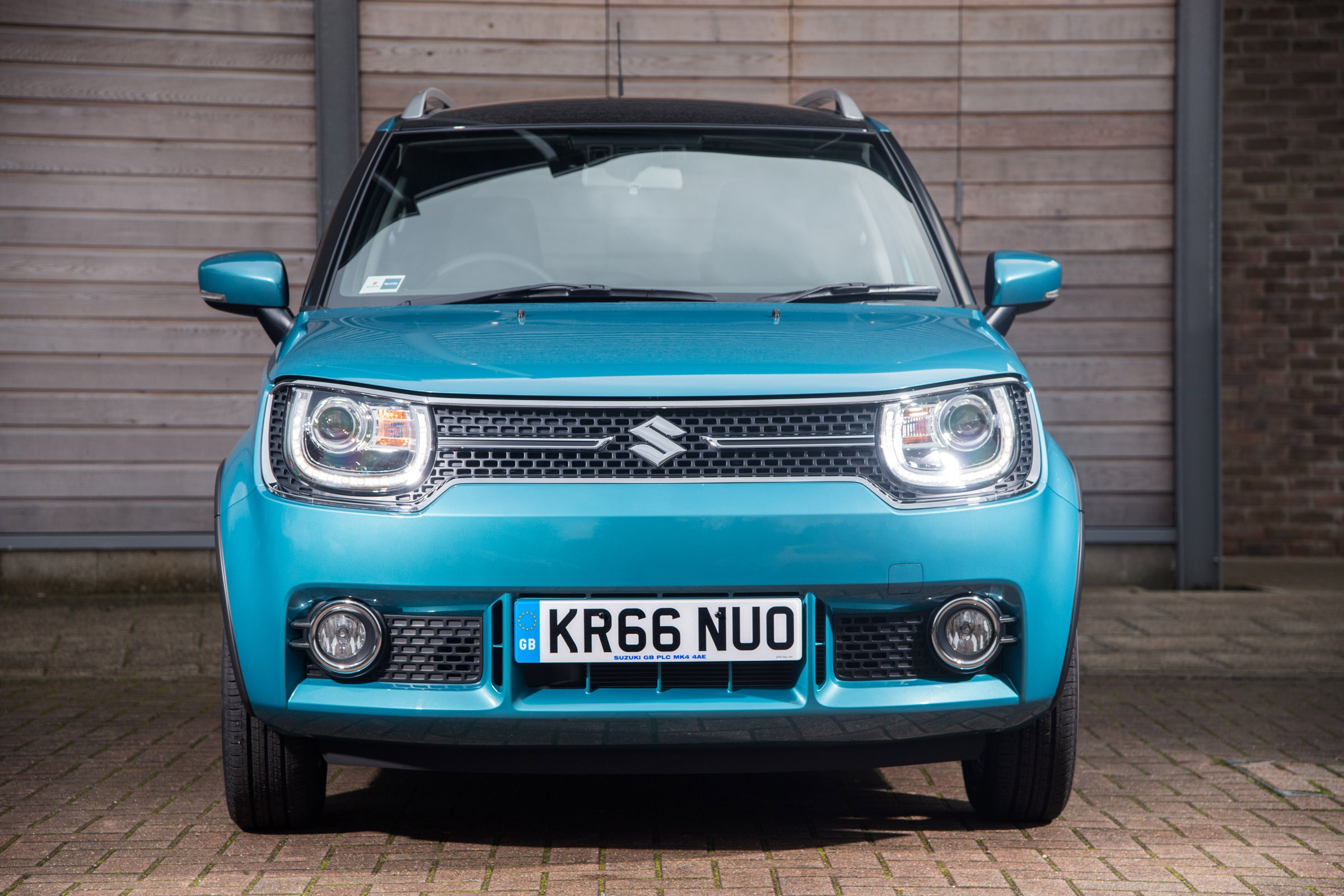 Suzuki Ignis front static