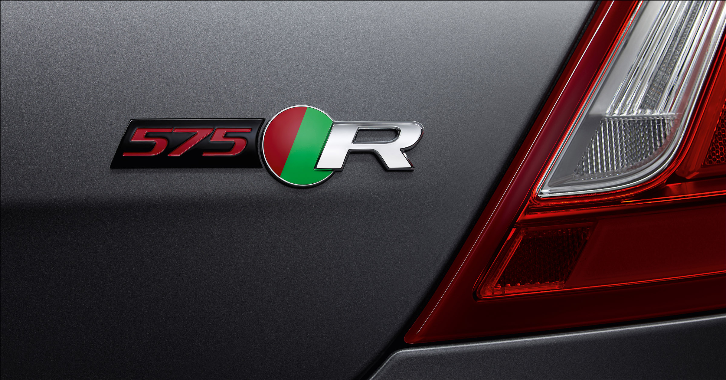 Jaguar XJR575 badge