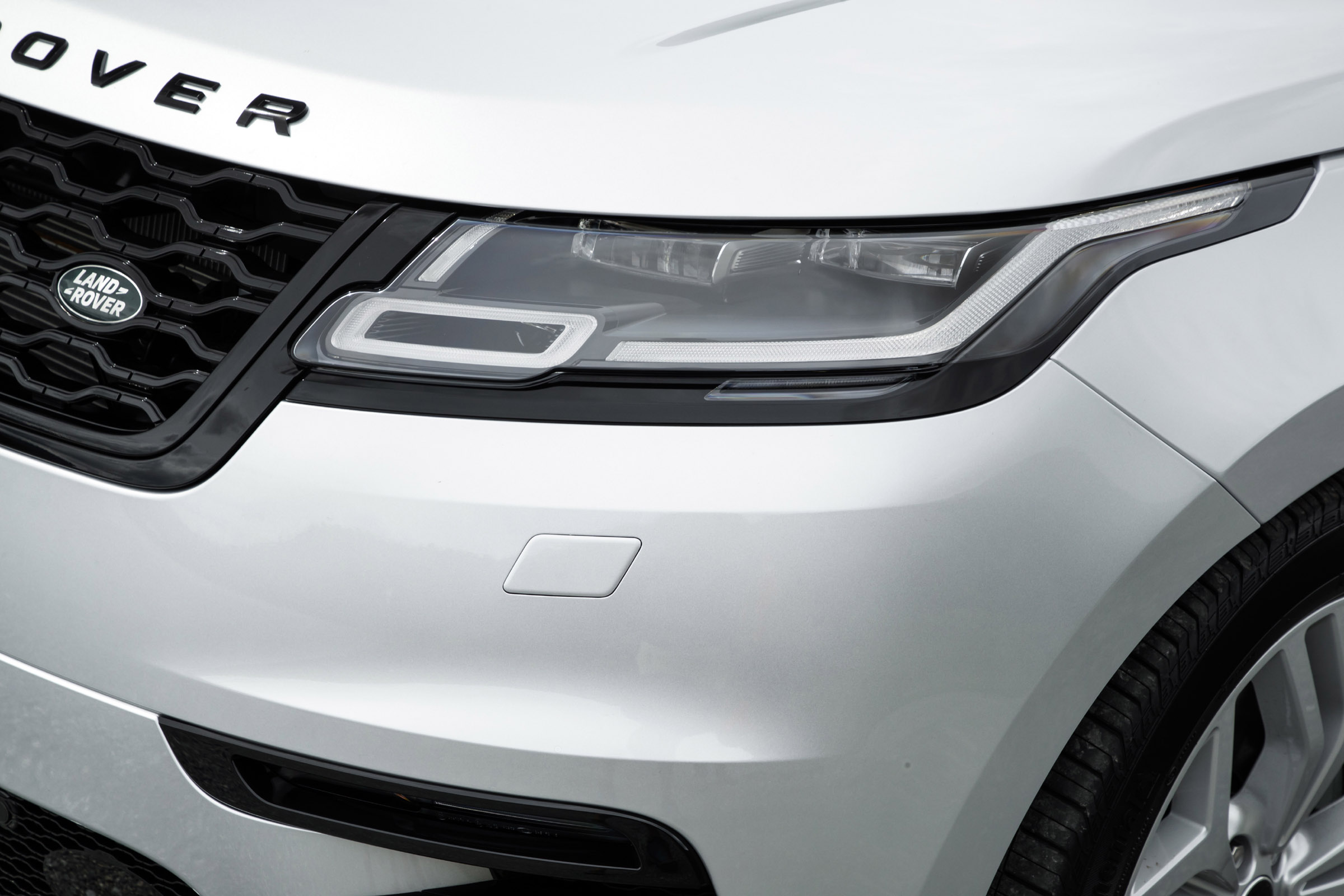 Range Rover Velar headlight