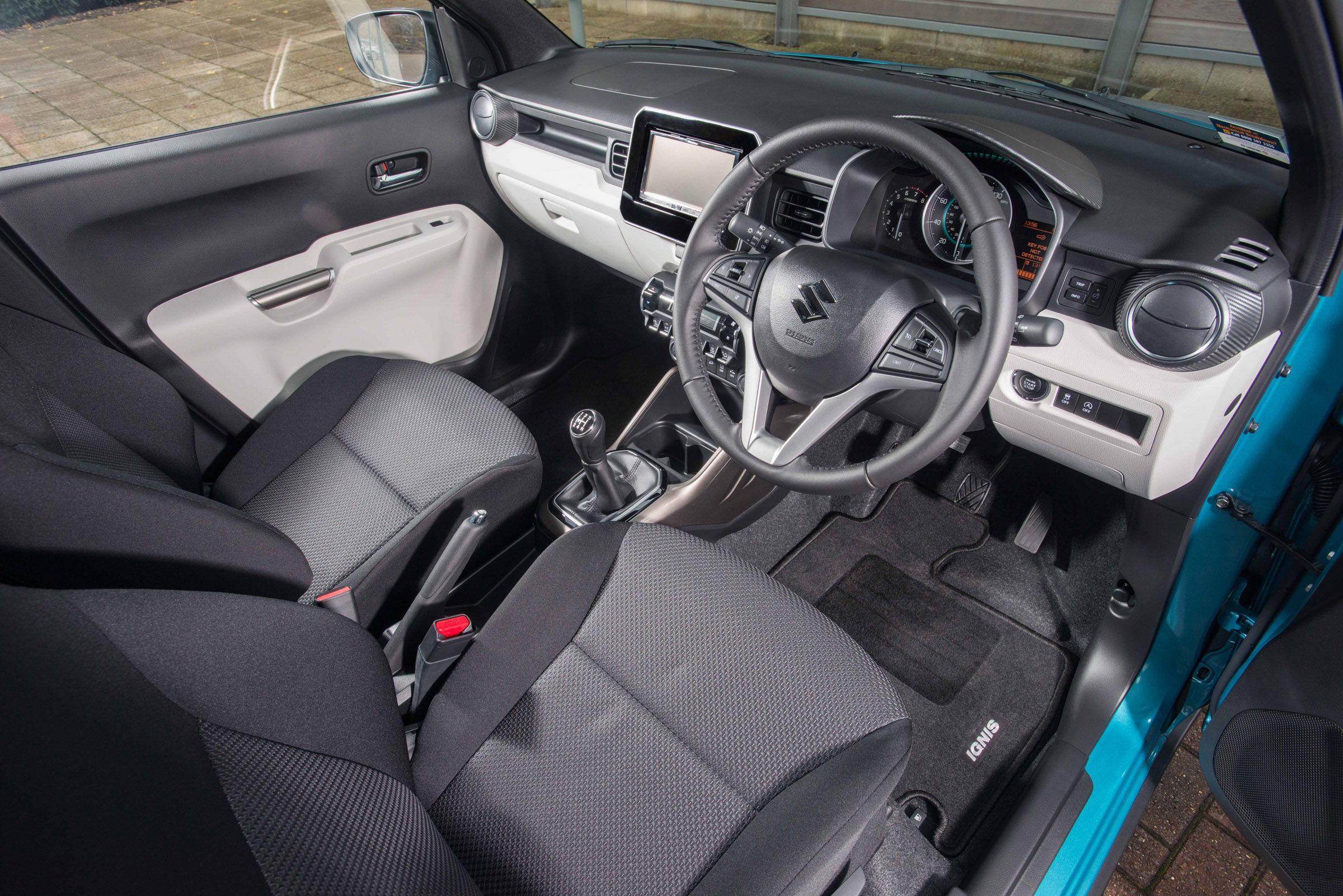 Suzuki Ignis interior