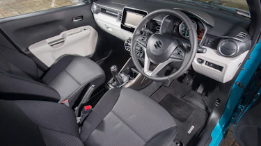 Suzuki Ignis interior