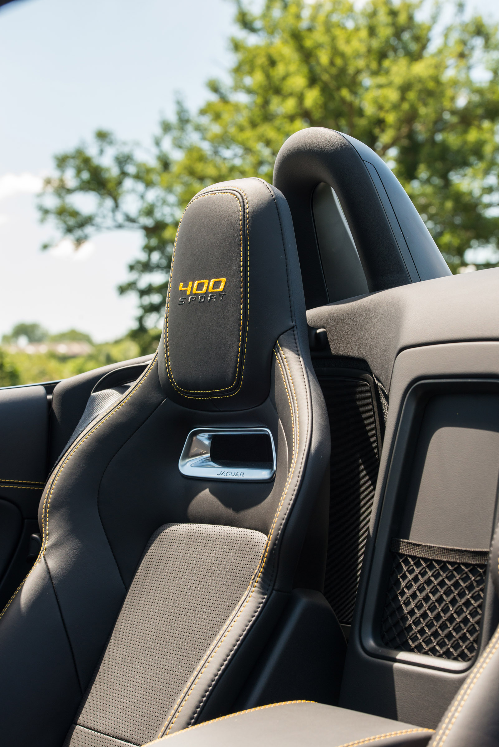 Jaguar F-type 400 Sport seats