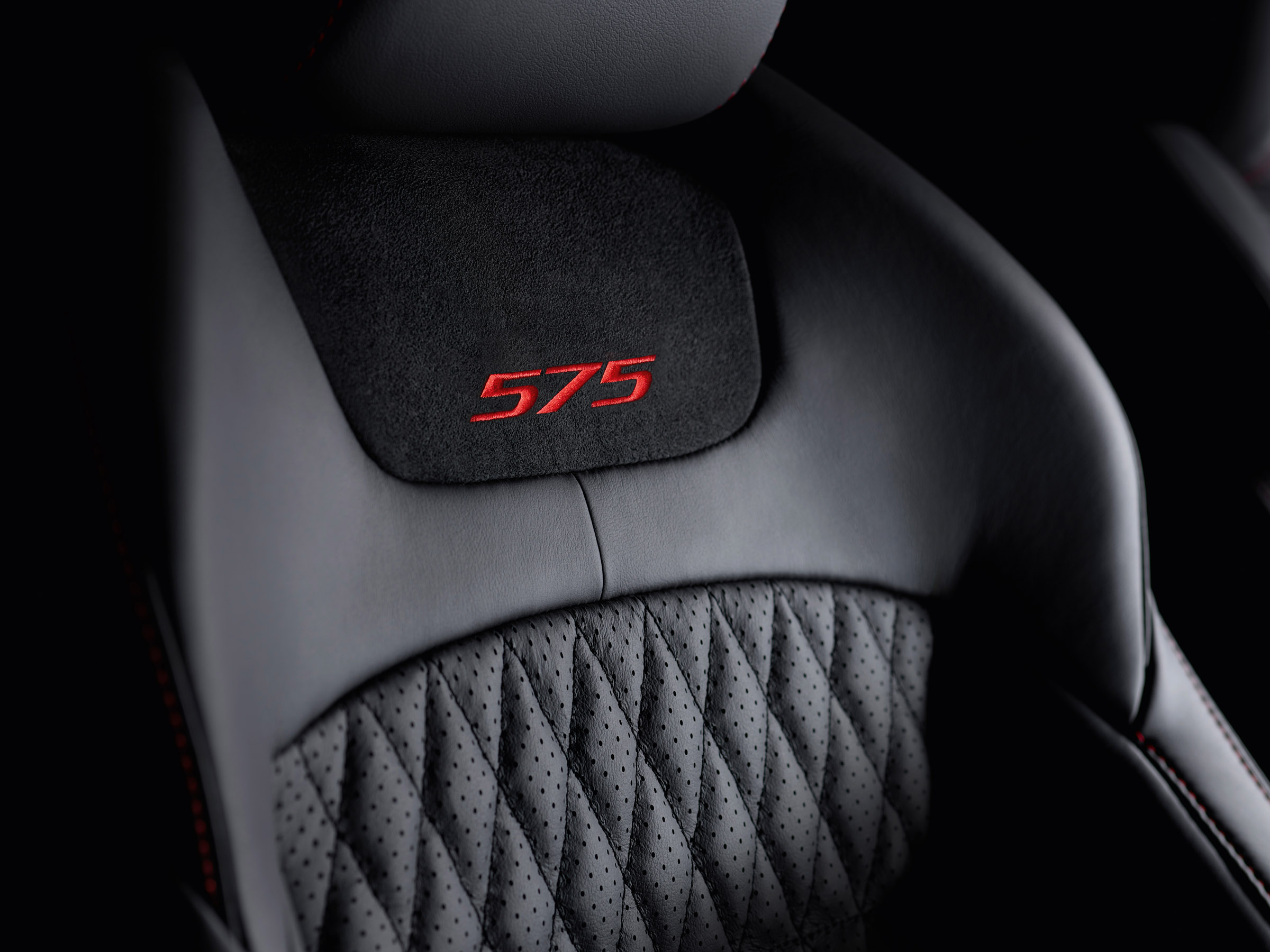 Jaguar XJR575 seat detail