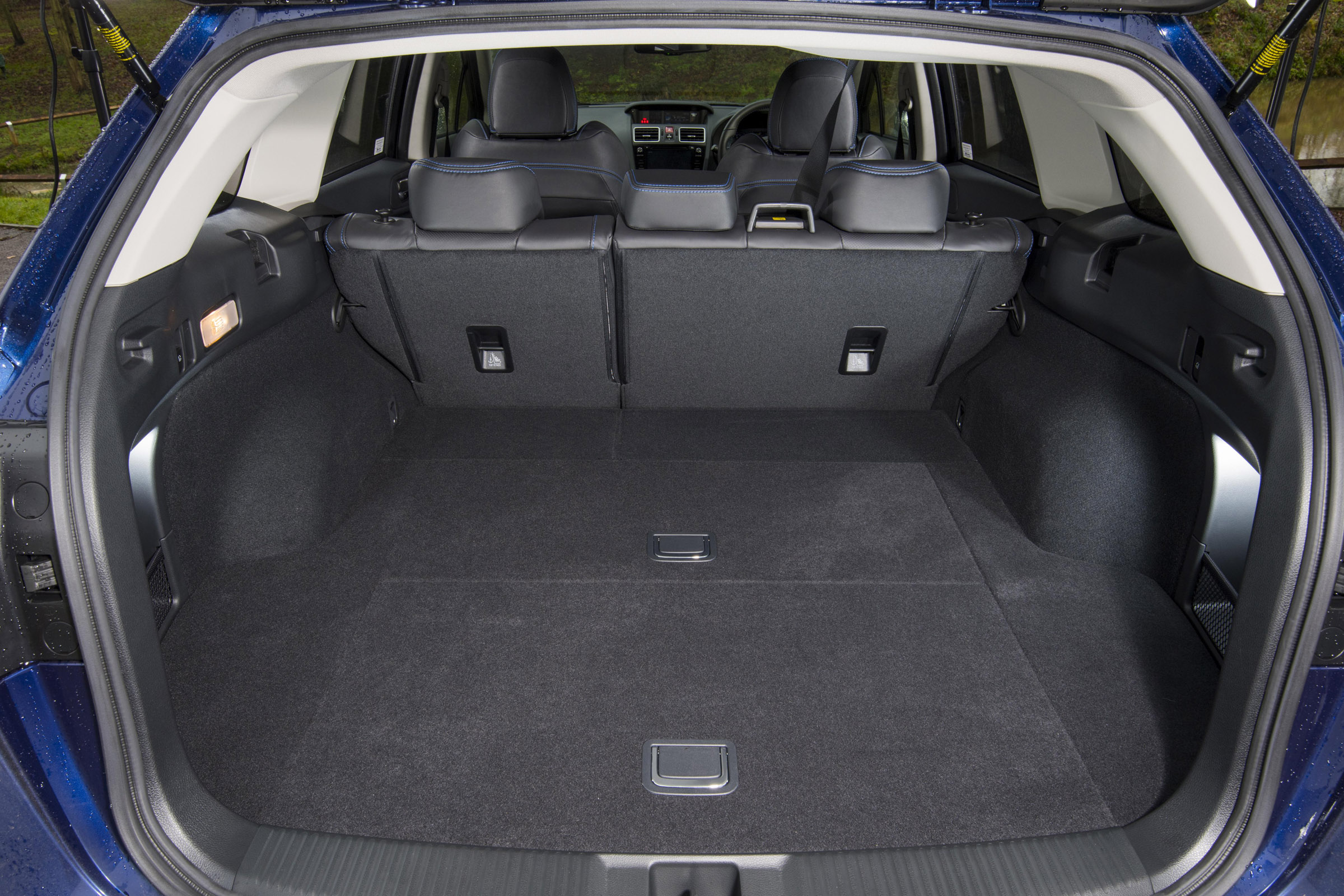 Subaru Levorg boot