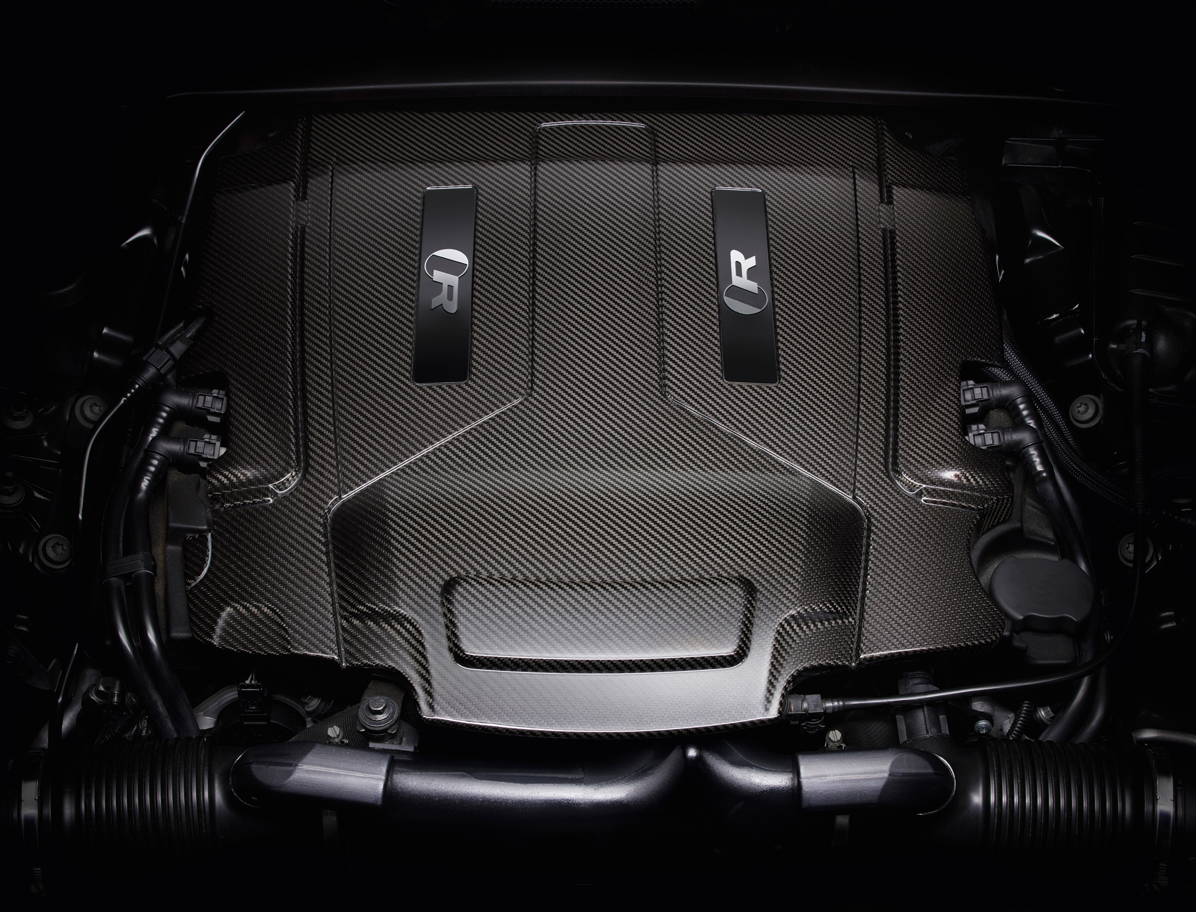 Jaguar XJR575 engine