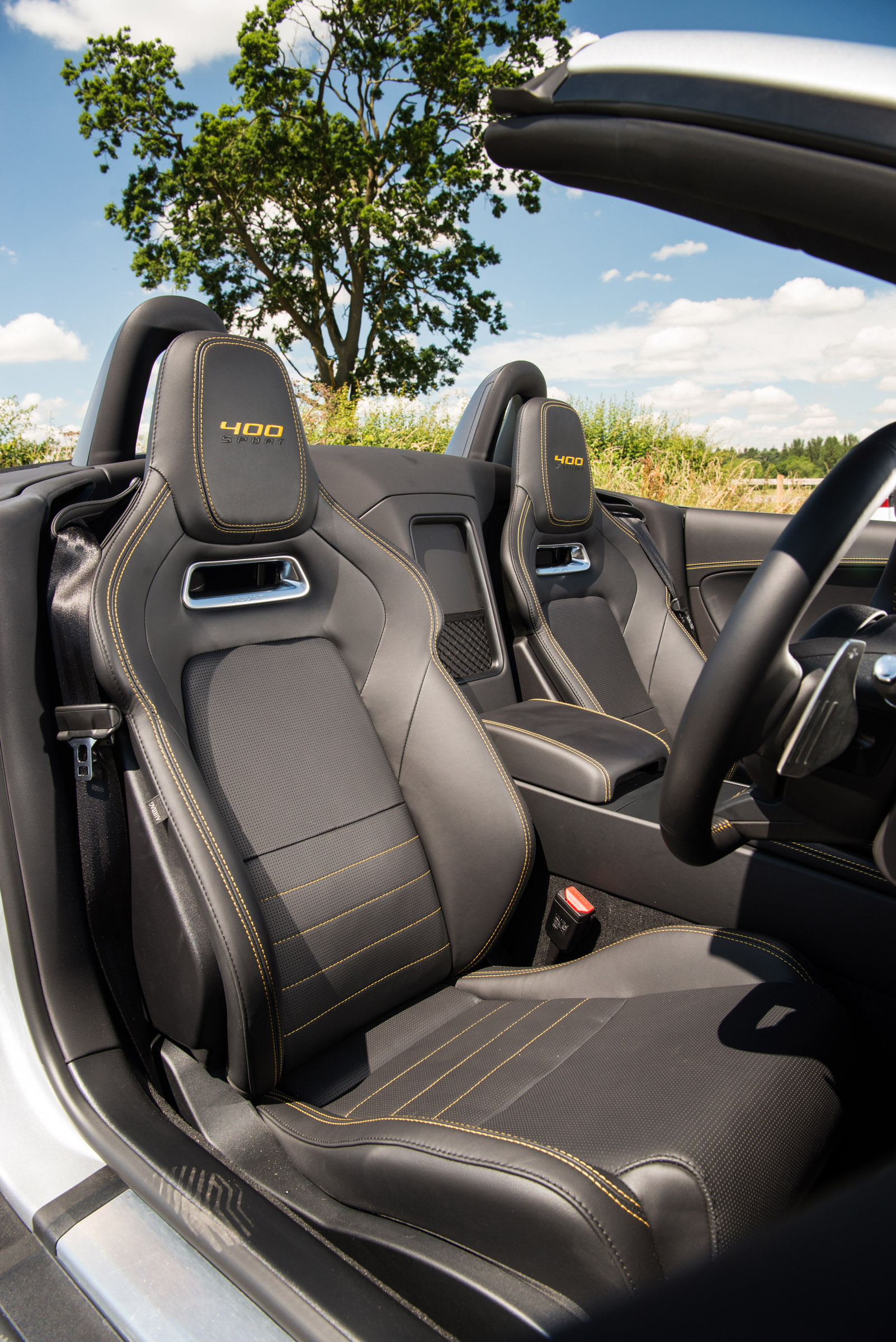 Jaguar F-type 400 Sport seats