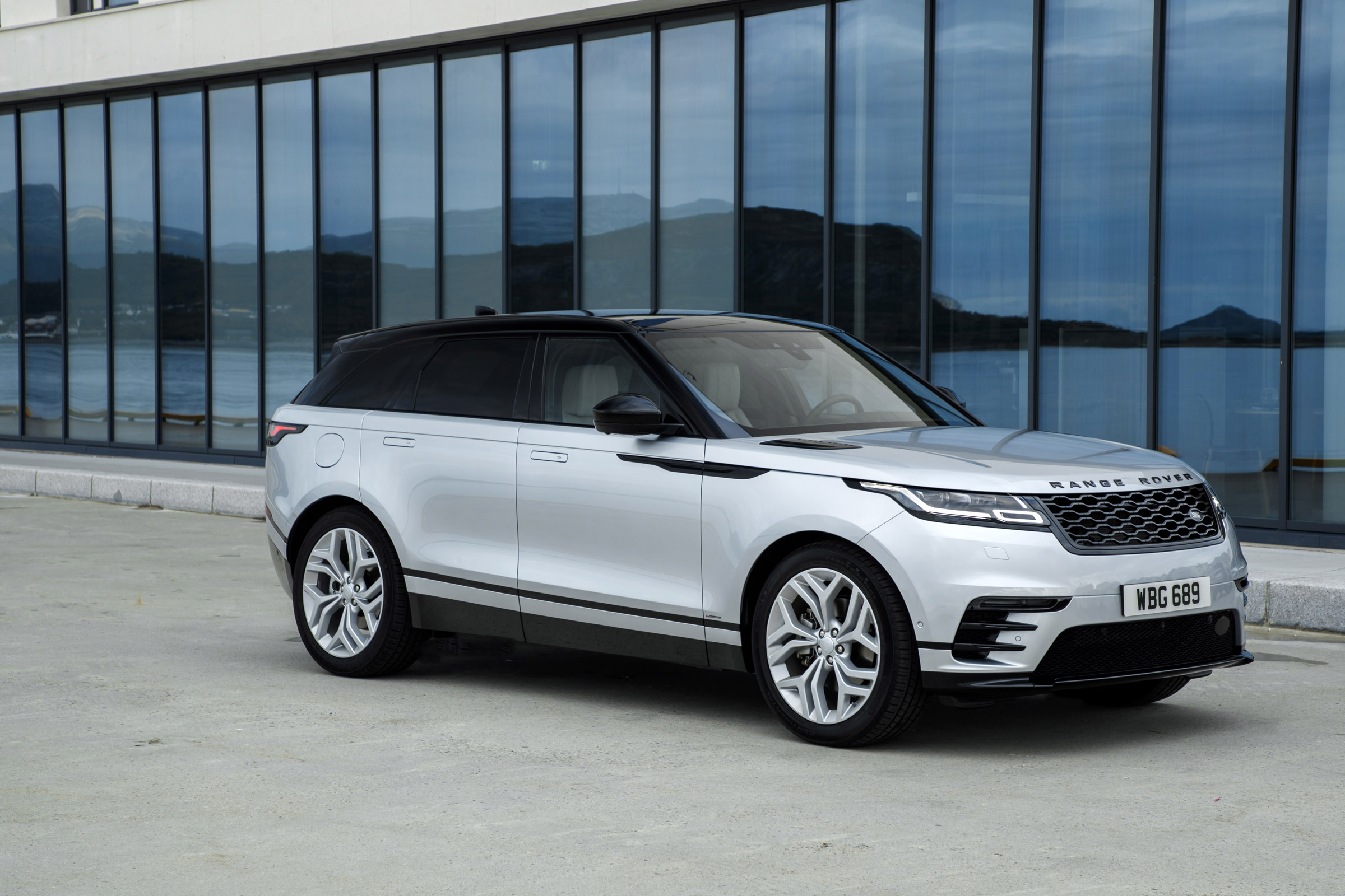 Range Rover Velar front three quarters