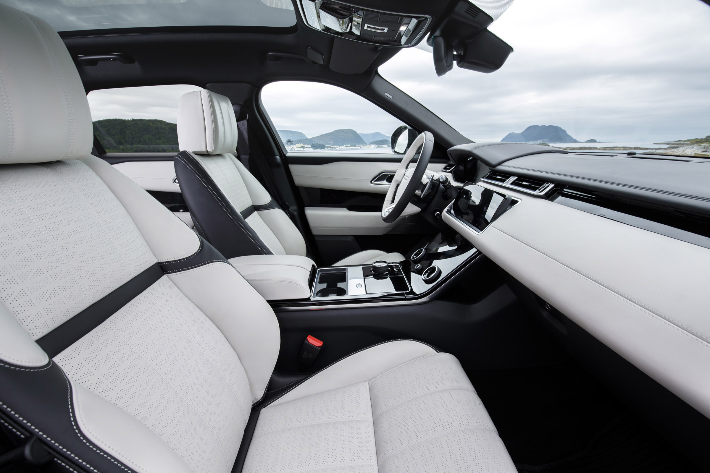 Range Rover Velar interior