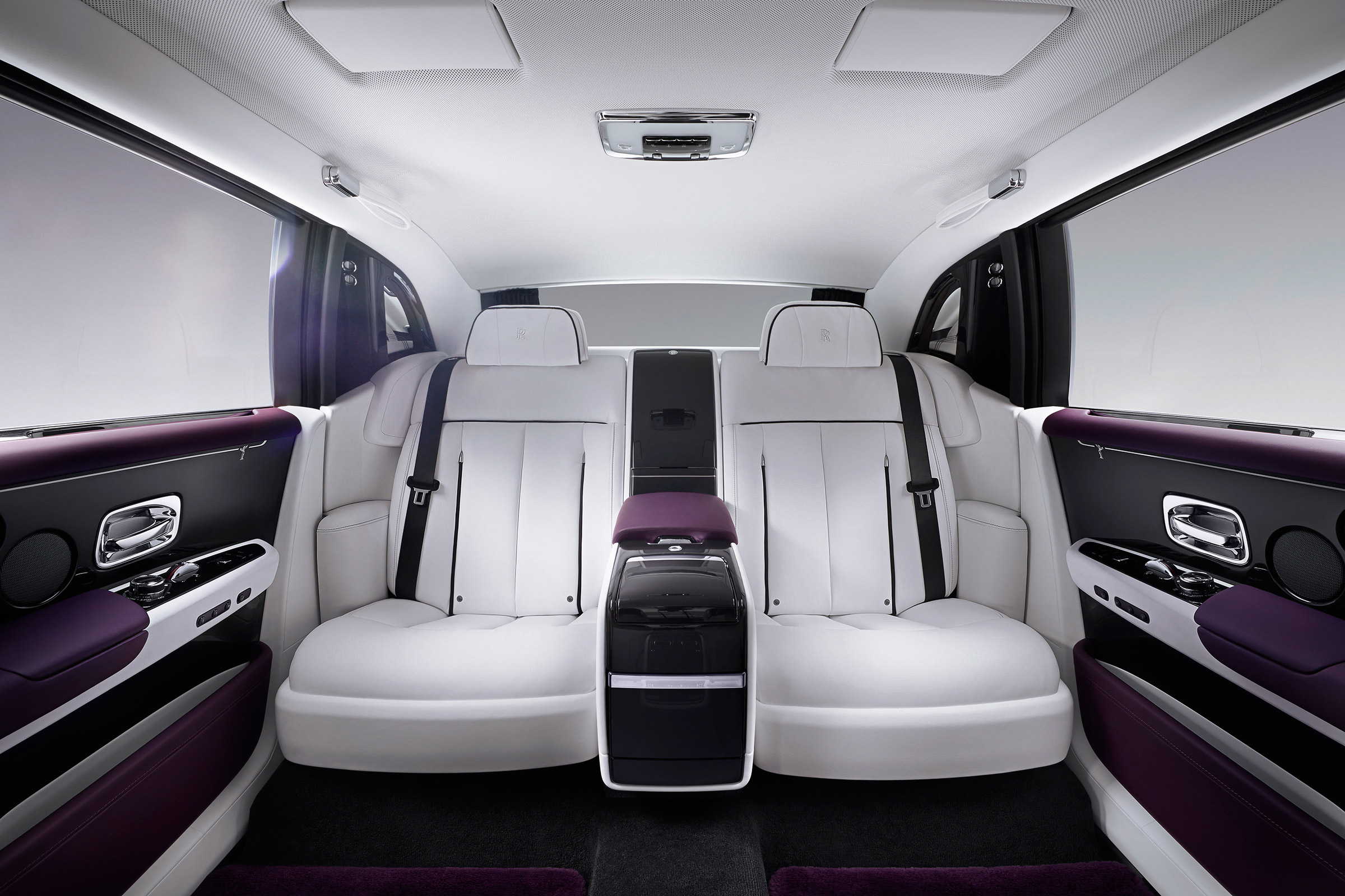 Rolls-Royce Phantom - rear seats