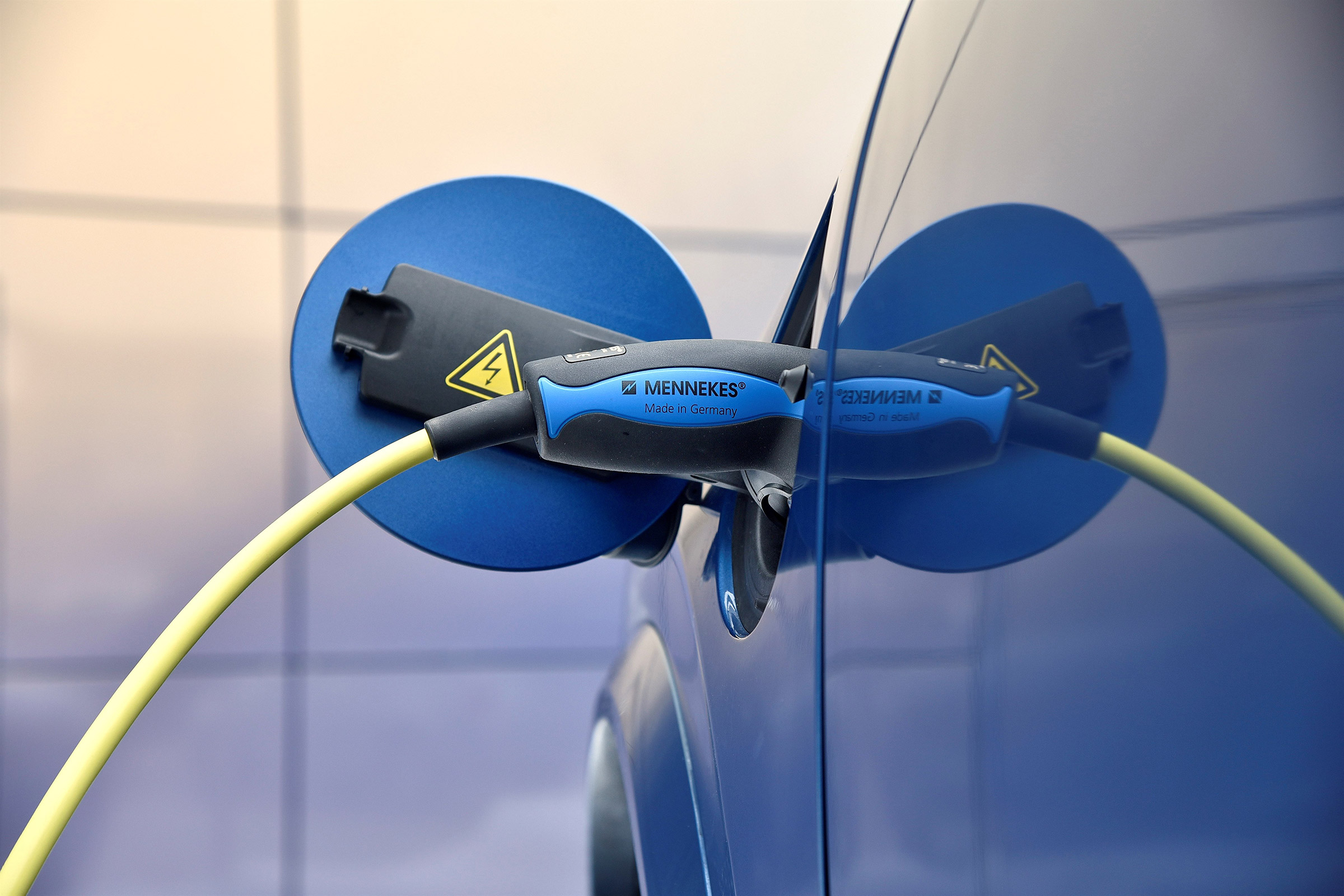 Volvo EV announcement - plug