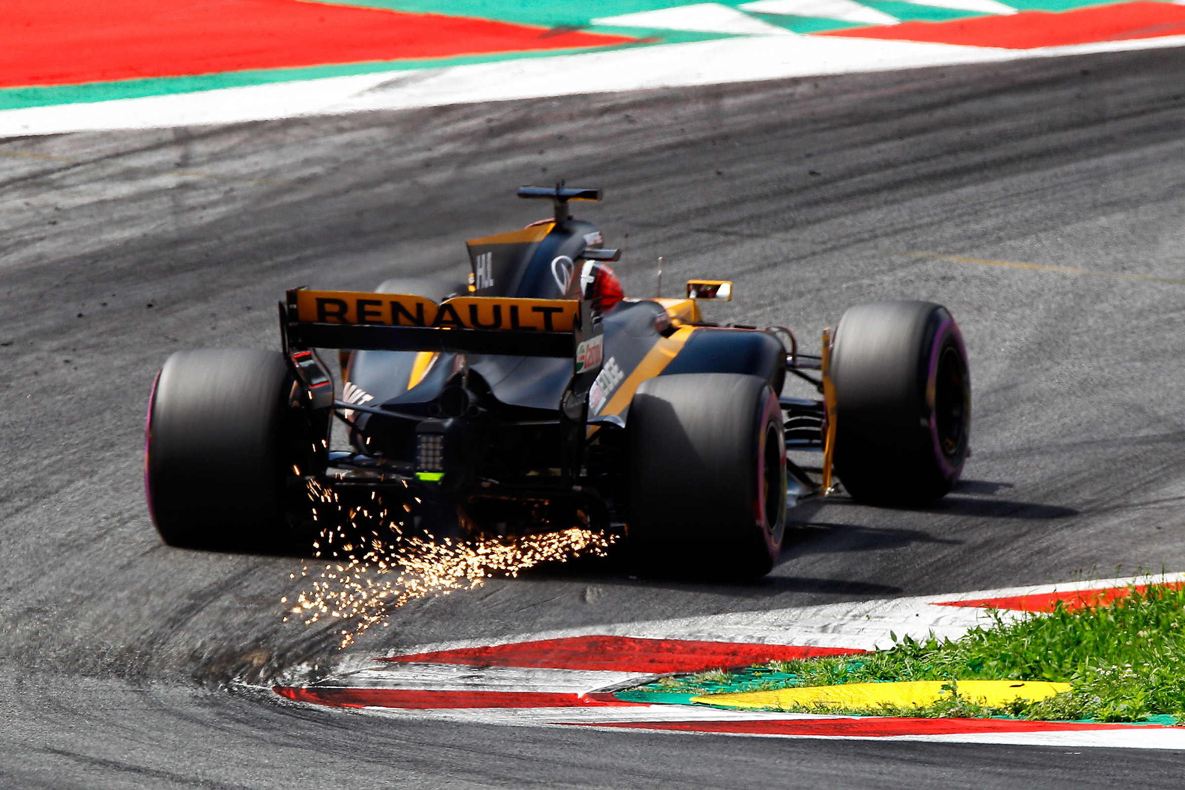 Formula One Round 9 AUT - Ren 2