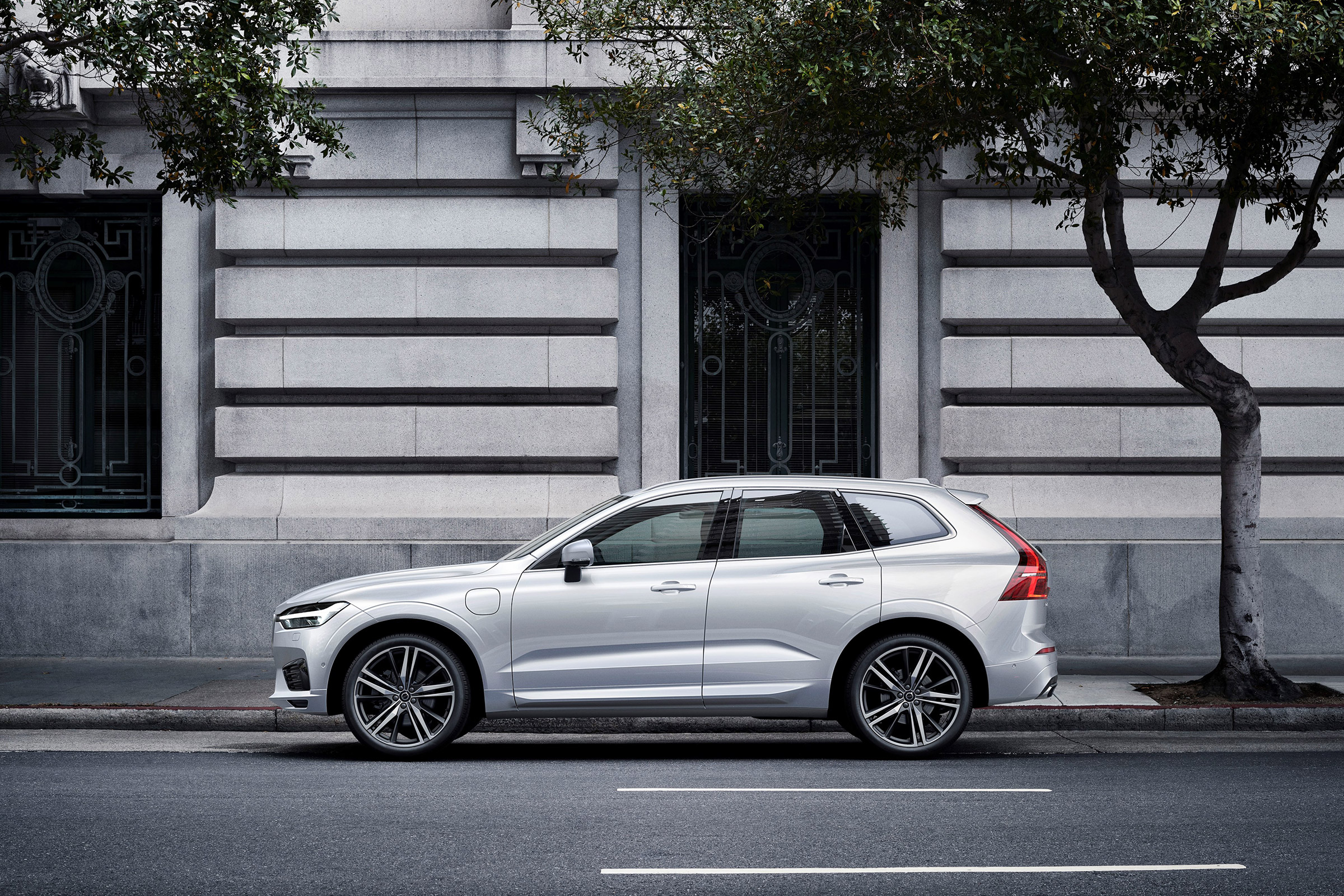 Volvo EV announcement - XC60 T8