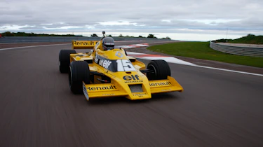Renault RS01 - front driving