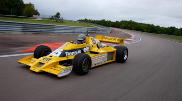 Renault RS01 - front