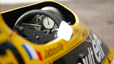 Renault RS01 - interior
