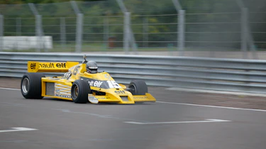 Renault RS01 - passby