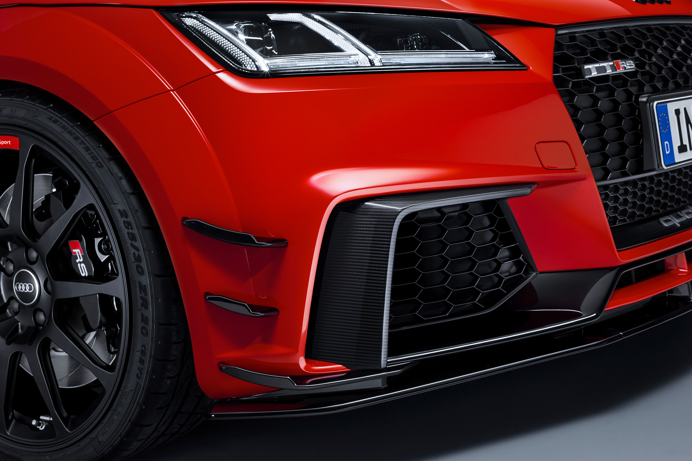 Audi performance parts - TT RS front detail