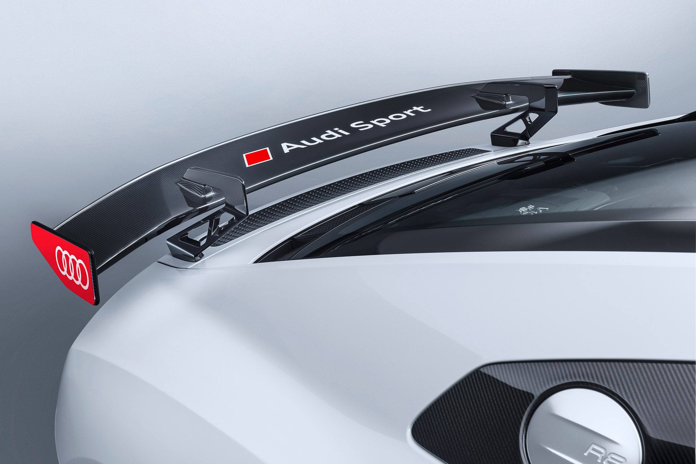 Audi performance parts - R8 rear wing