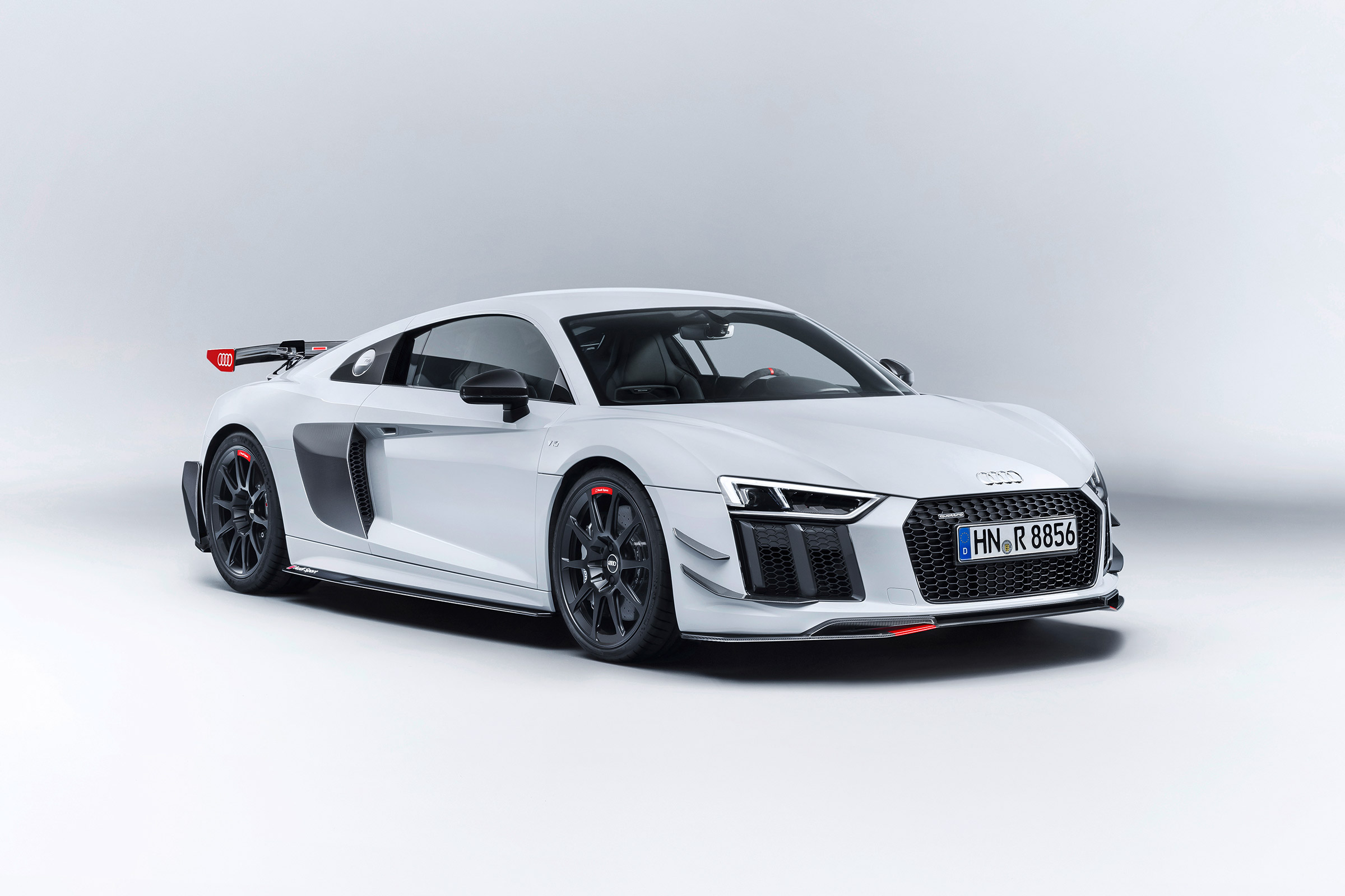 Audi performance parts - R8 front three quarter