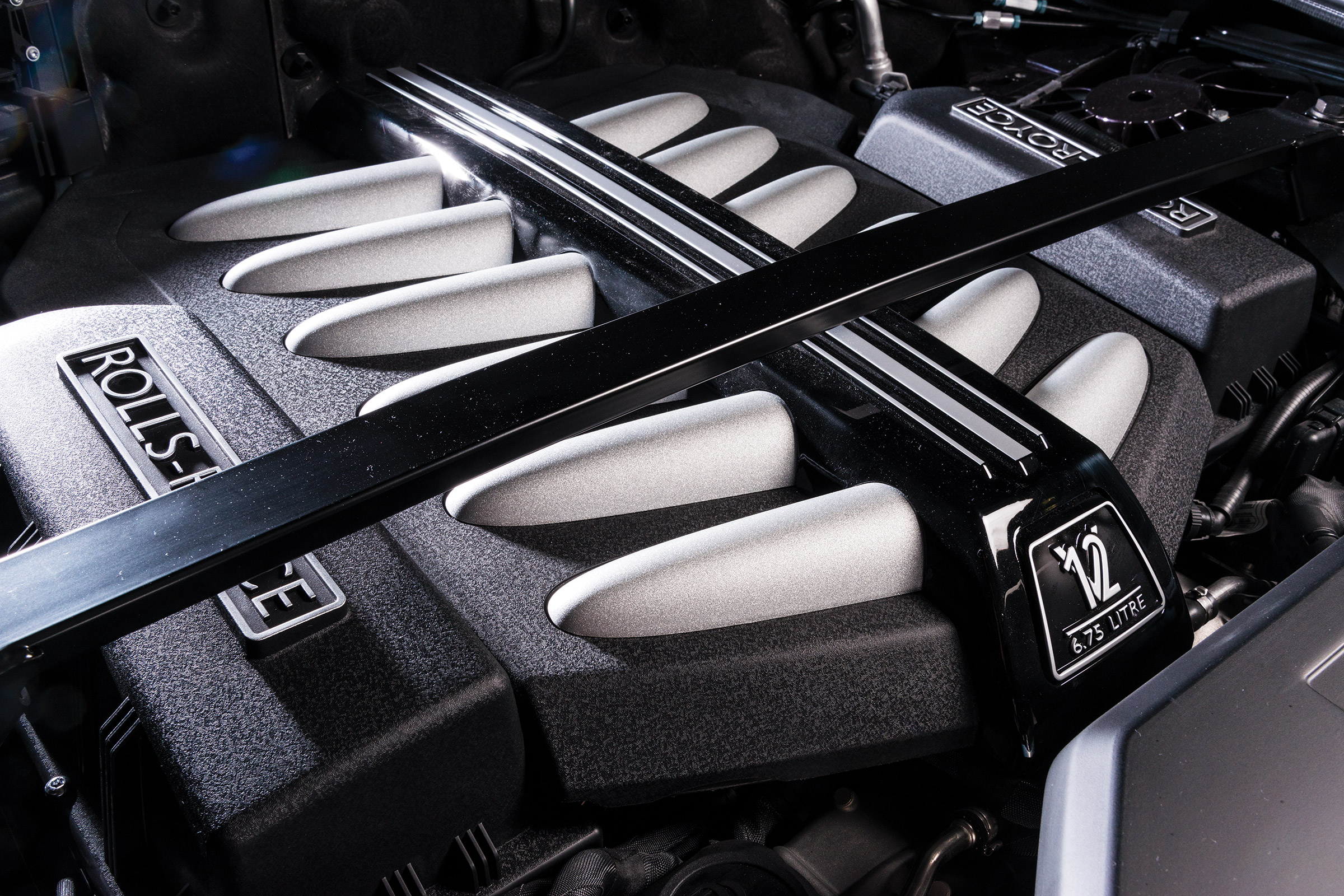 Rolls-Royce Phantom - engine
