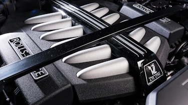 Rolls-Royce Phantom - engine