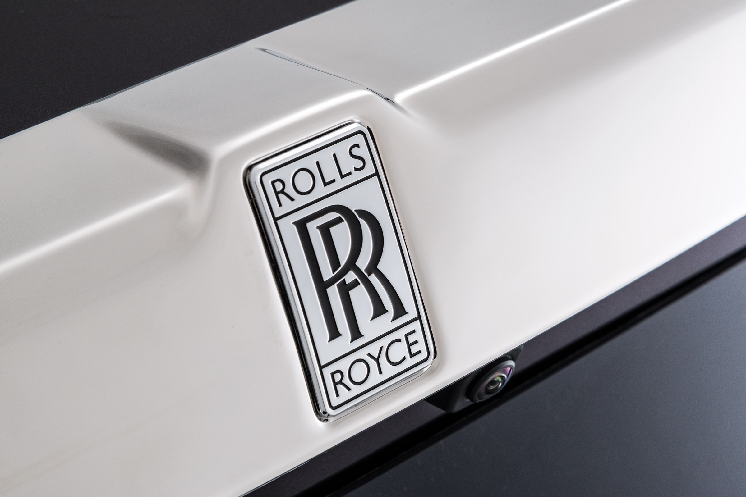 Rolls-Royce Phantom - badge