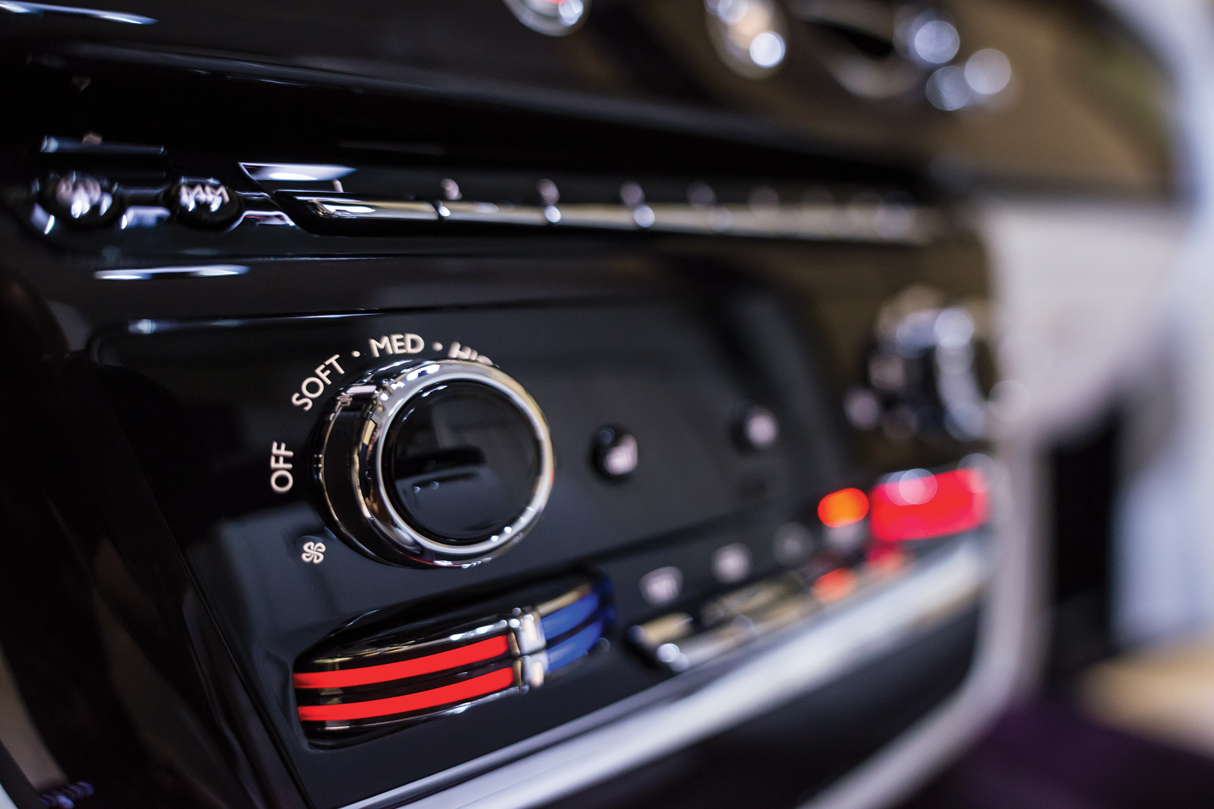 Rolls-Royce Phantom - rear controls