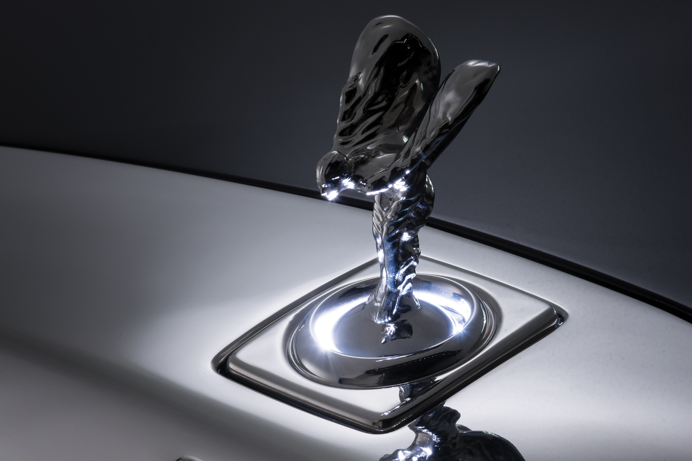 Rolls-Royce Phantom - Spirit of Ecstasy