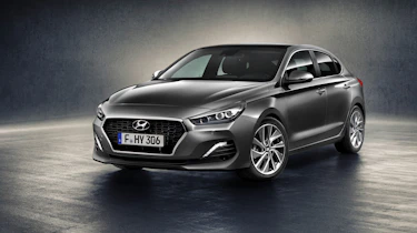 Hyundai i30 Fastback - front3.4