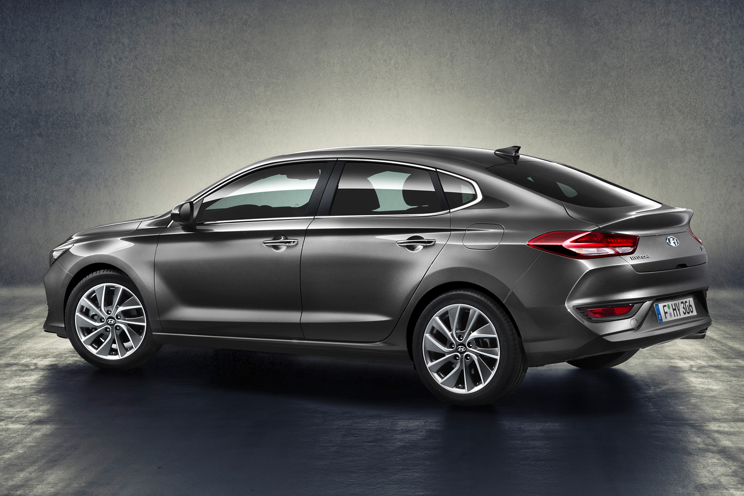 Hyundai i30 Fastback - rear 3.4